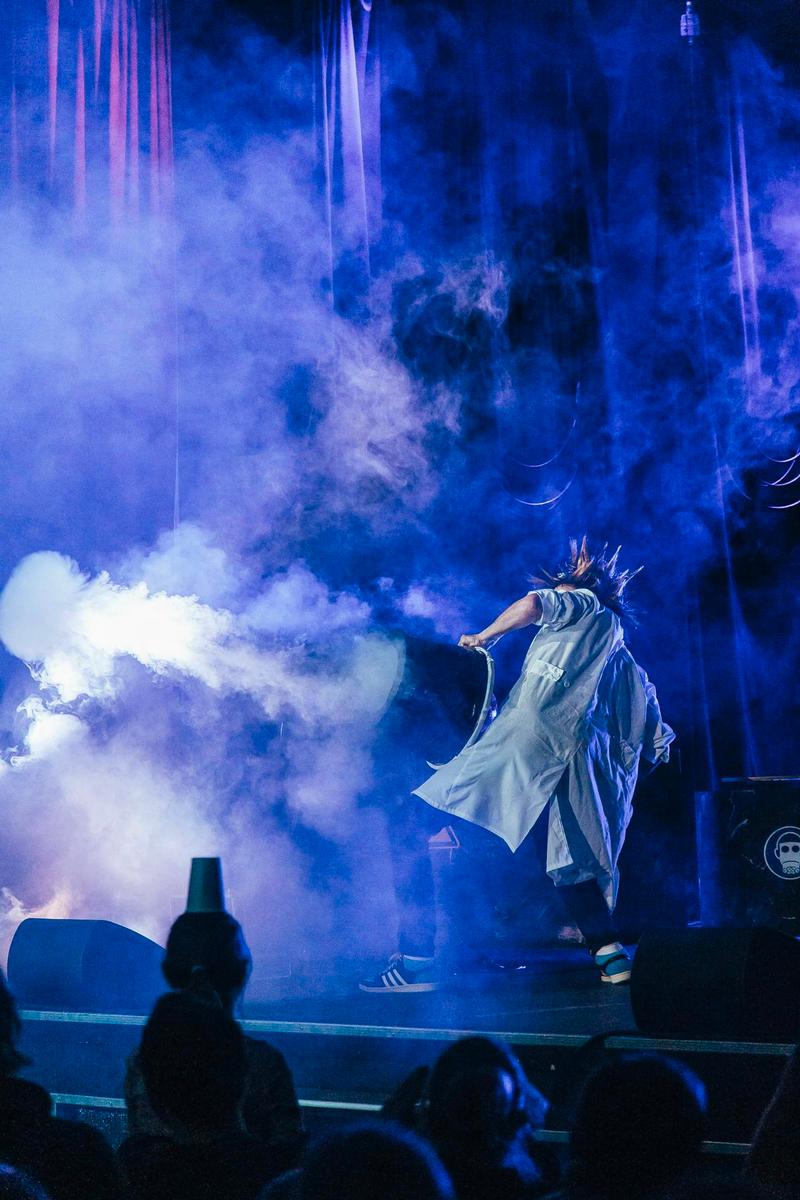 Die interaktive Wissenschaftsshow Professor Bummbastic mit KNALLEGRA