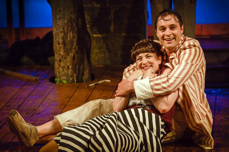 Kreuzgangspiele: Der Diener zweier Herren - Kirsten Schneider (Smeraldina), Michael Grötzsch (Truffaldino)