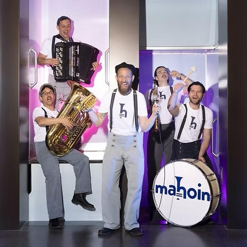 Mahoin (Shantys/Balkanbeats)