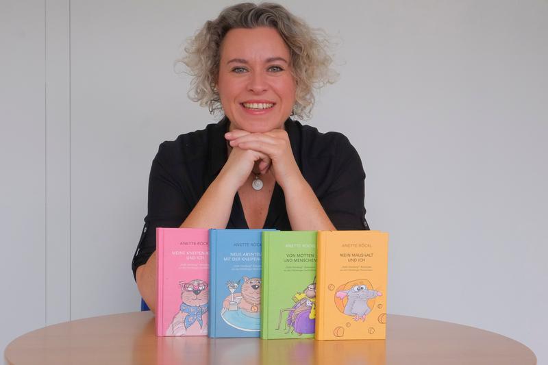 Autorinnenlesung mit Anette Röckl: „Best of Katzen und Motten“,
