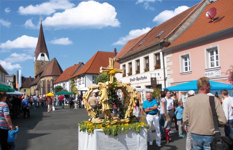 Infos und Kulinarisches beim Krenmarkt in Baiersdorf