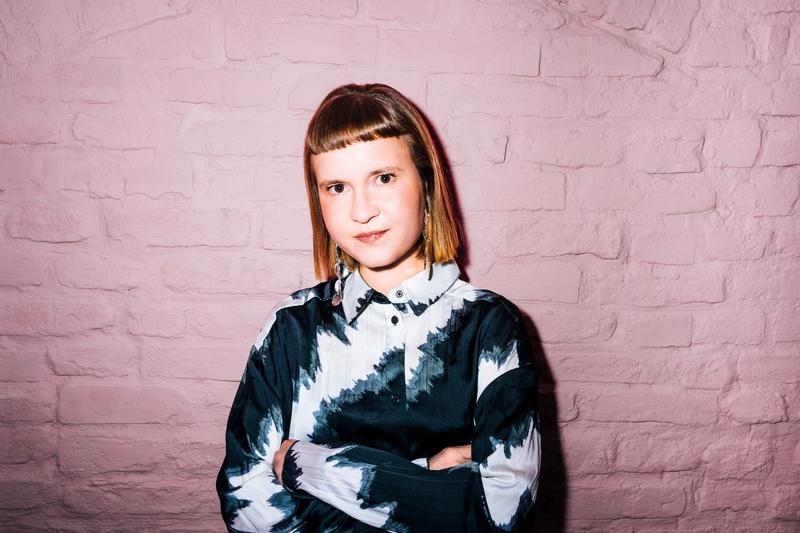 Die Autorin Caroline Wahl