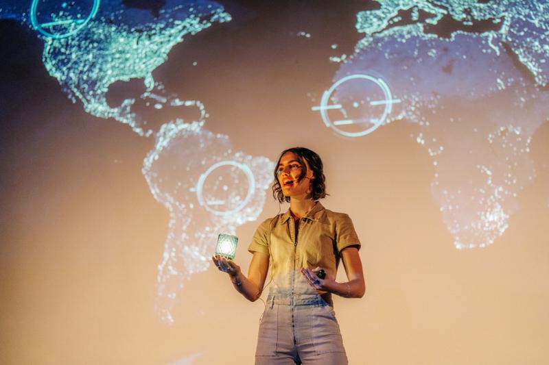 Vortrag mit Klima-Journalistin Louisa Schneider: "Grad Jetzt - Gegen die Angst - Eine Weltreise zu den 5 Kipppunkten des Weltklimas und was Erlangen damit zu tun hat"