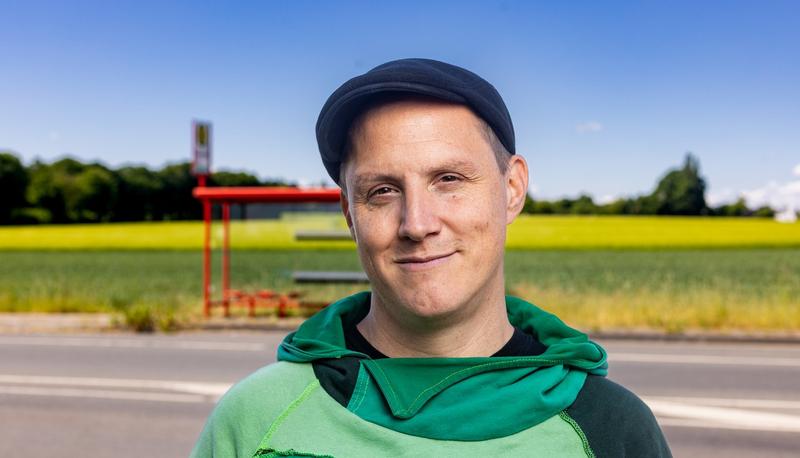 Sebastian 23 tourt mit seinem zehnten Soloprogramm „Zusammenhaltestelle“