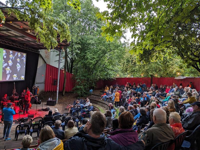Eröffnungsfest SNFF 2023 im Desi-Garten