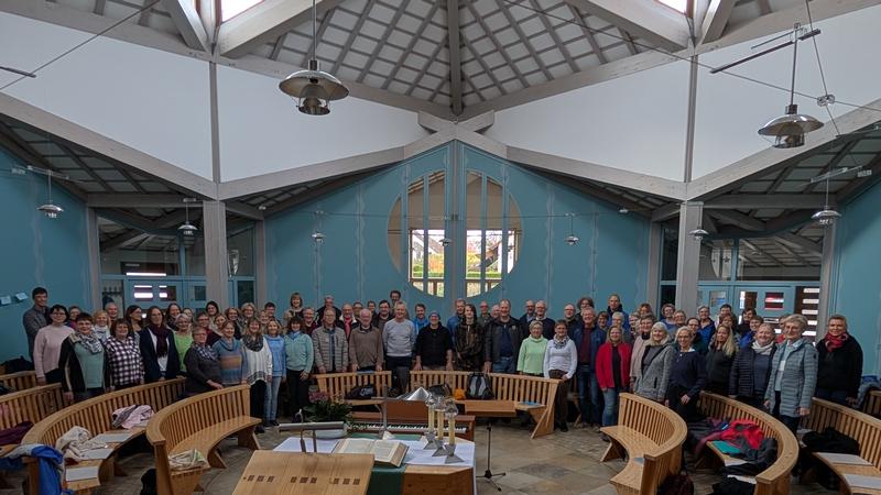 Happy Voices Uttenreuth u. The Village People Osternohe: Requiem u. Krönungsmesse von Mozart