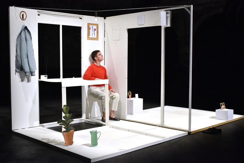 Gastspiel: „Zimmer | Rooms“, von Jo Posenenske