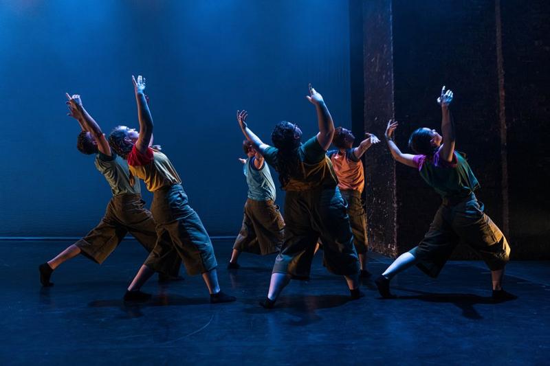 "Everybody"-Festival: Internationaler Doppelabend 4: Indepen-dance: "Entwined" u. Intimate Impros International, anschl. Anschluss Big-Band-Konzert mit Vollgas Connected