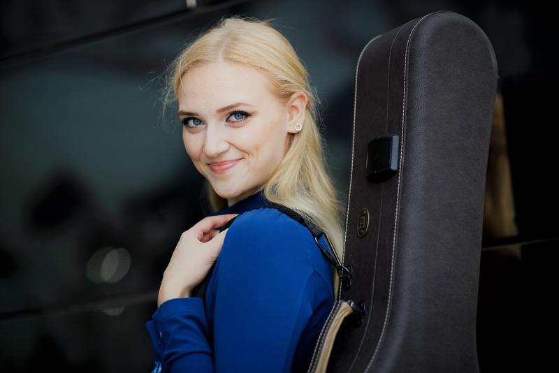 Julia Trintschuk spielt im Rahmen der Nürnberger Gitarrennacht