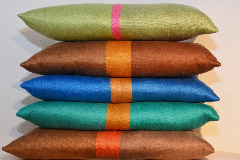 Kunsthandwerkermarkt Forchheim - Li Tröster-5 Kissen Mittelstreifen