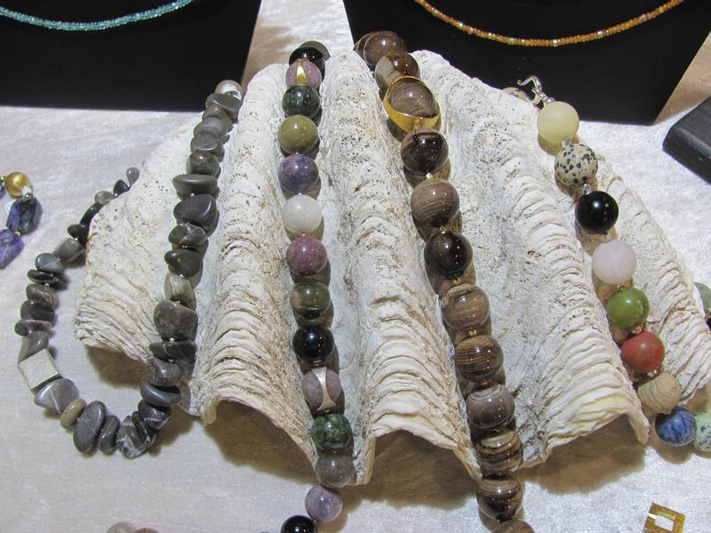 Edelsteine und Schmuck bei den Mineralientagen