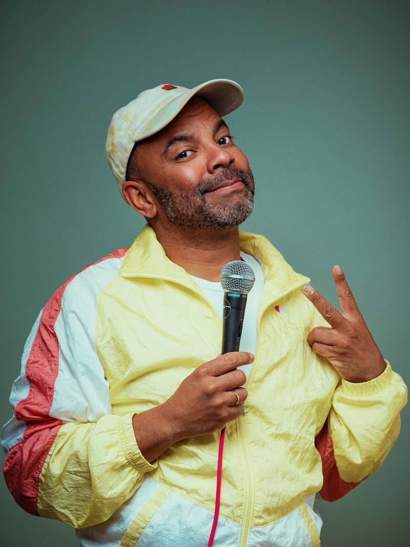 Simon Pearce: „Funny Bones“, Kabarett