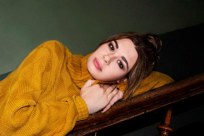 Ronja von R&ouml;nne bringt ihr Buch &bdquo;Alles Liebe&ldquo; mit nach F&uuml;rth