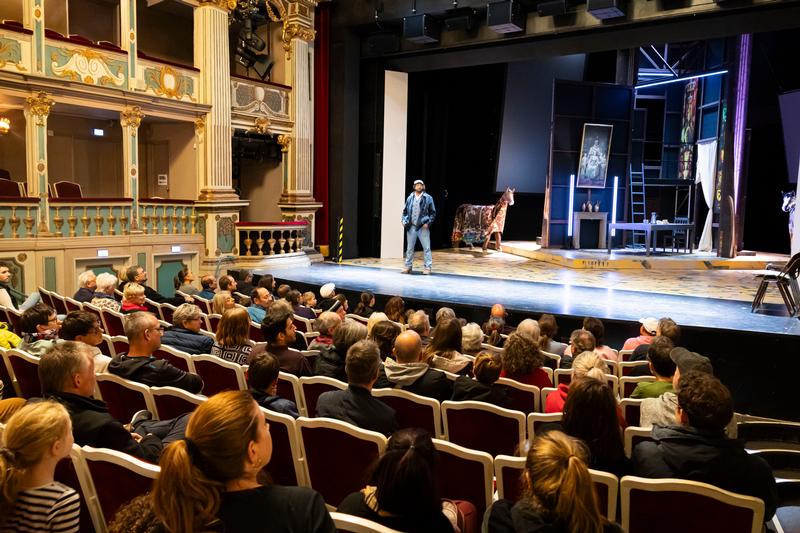 Schauspiel Erlangen - Technikführung beim Theaterfest2025