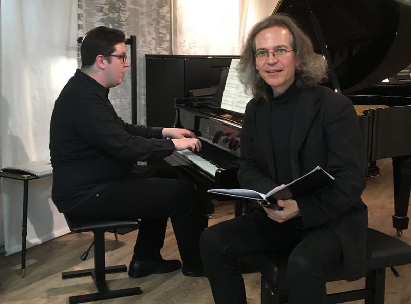 "Kultur im Pfarrgarten": Michael Herrschel u. Lorenz Trottmann: "Das grüne Band - Klavierexkursion Ost/West", Klaviermusik u. Texte