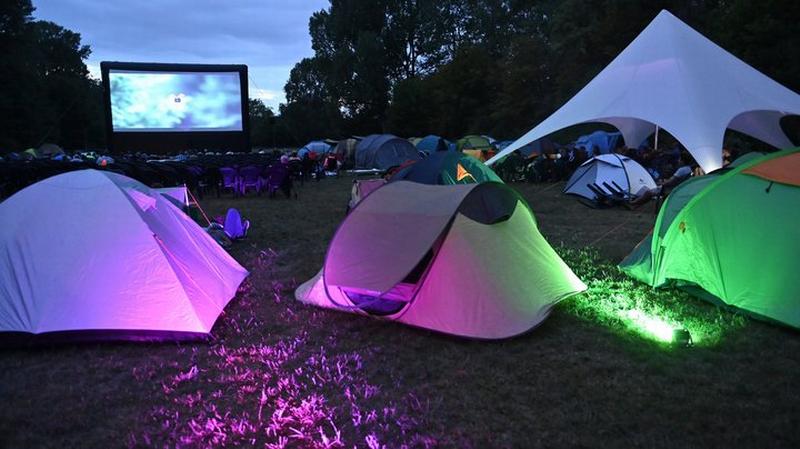 Übernachtungskino beim SNFF am Marienbergpark